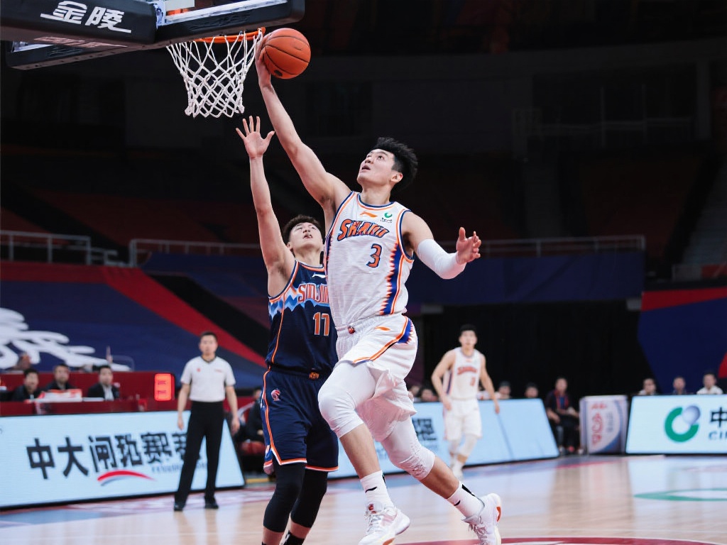 常规赛焦点战:3月29日上海迎战新疆,王哲林高光表现 王哲林作为上海队的内线统治者,不仅拥有优