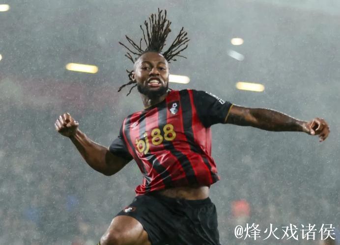 阿莫林赞扬塞梅约或联手曼联，罗马诺透露米兰寻觅新前锋